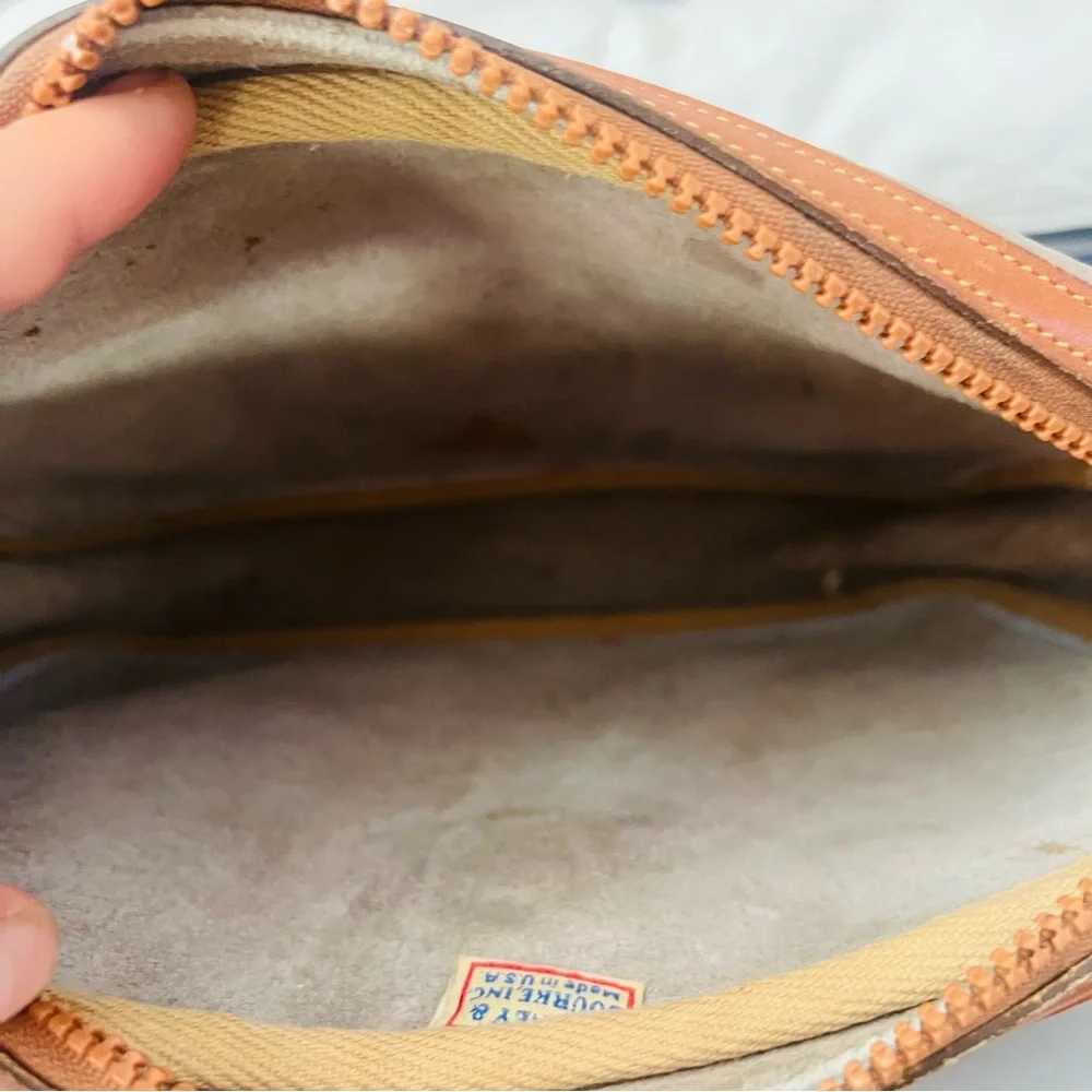 Vintage Leather Beige and Camel Dooney & Bourke Crossbody with detachable strap - Picture 12 of 14